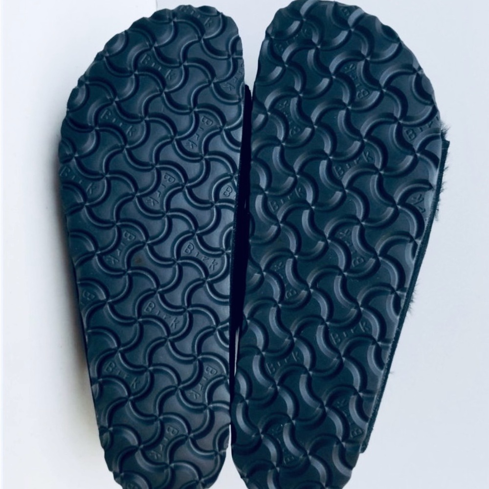 BRAND NEW IN BOX!
Birkenstock Arizona Shearling Sandals 
Black Suede Size 39|US9 - Picture 7 of 7